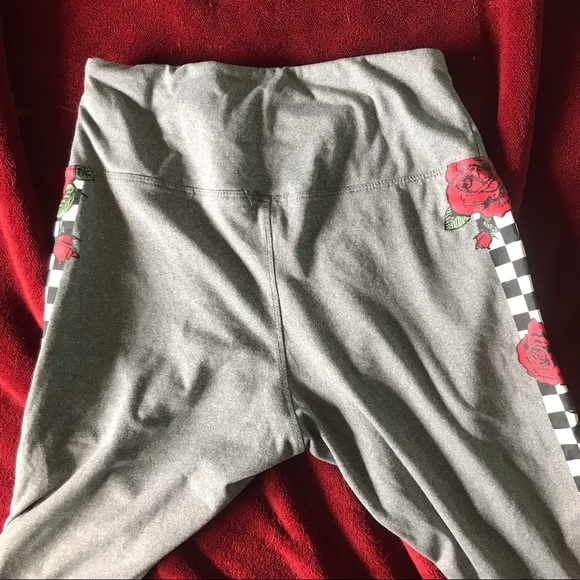 Rue 21 Rose Checkered Leggings - Picture 3 of 4